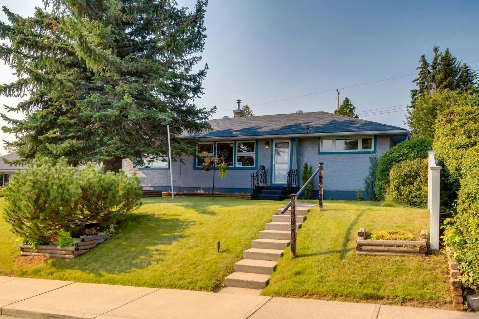 723 Trafford Drive NW, Calgary, AB, T2K 2T5