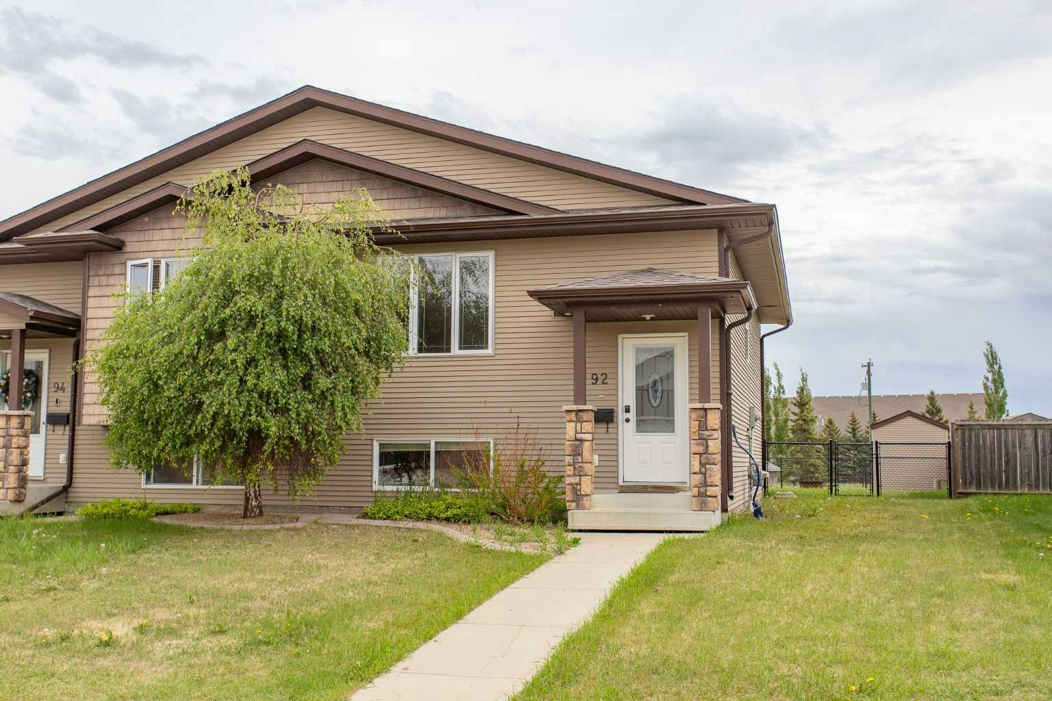 92 Iron Wolf Boulevard, Lacombe, AB, T4L 0C7