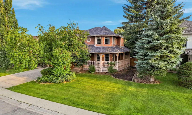 70 Sunset Way SE