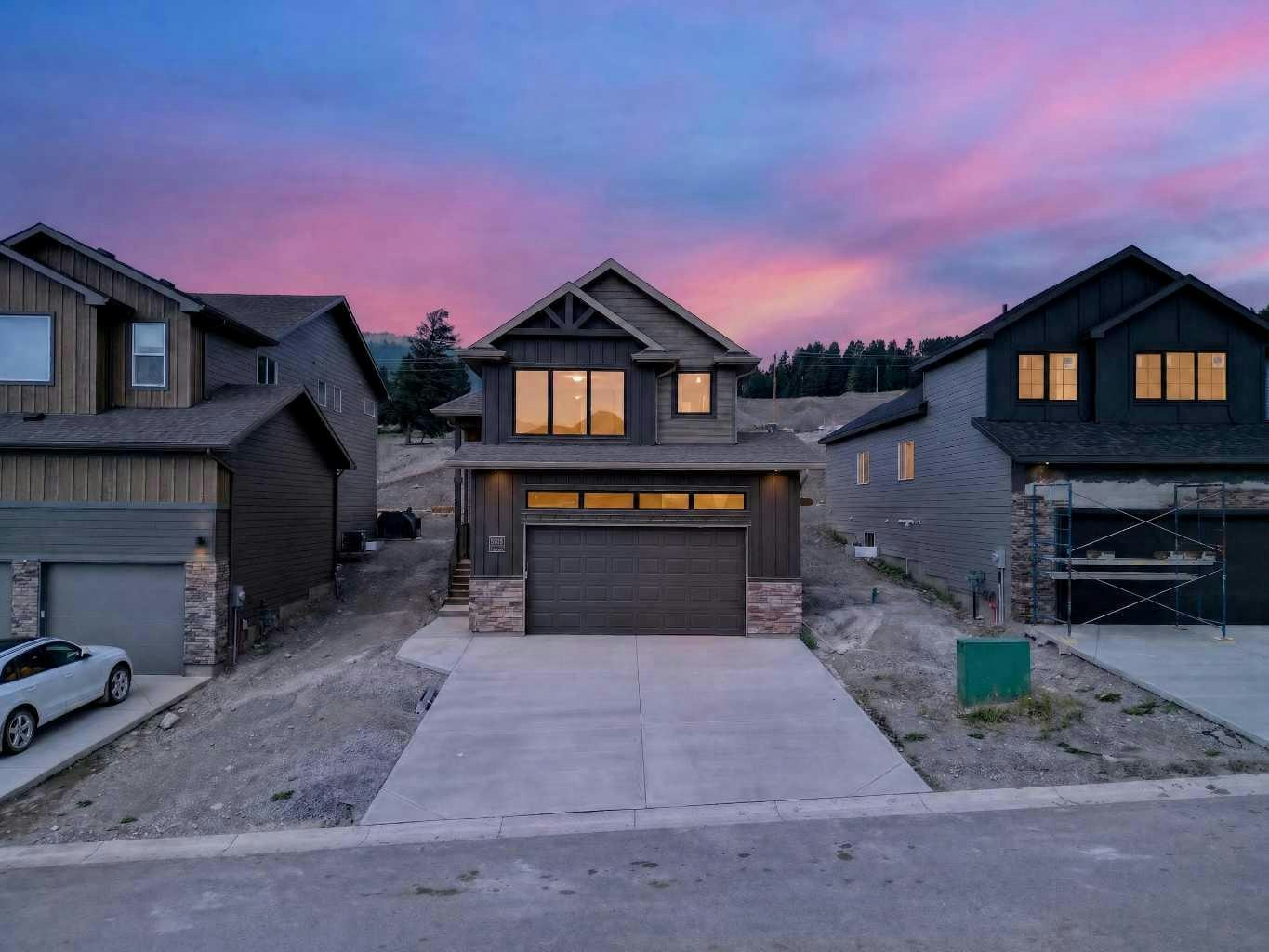 8631 25 Avenue, Crowsnest Pass, AB, T0K 0M0