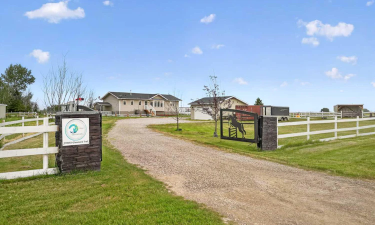 270092 Glenmore Trail