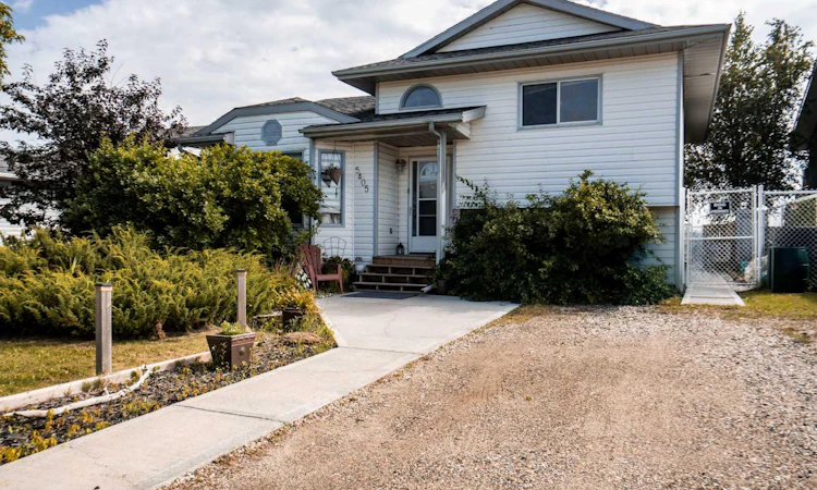 5405 42 Ave