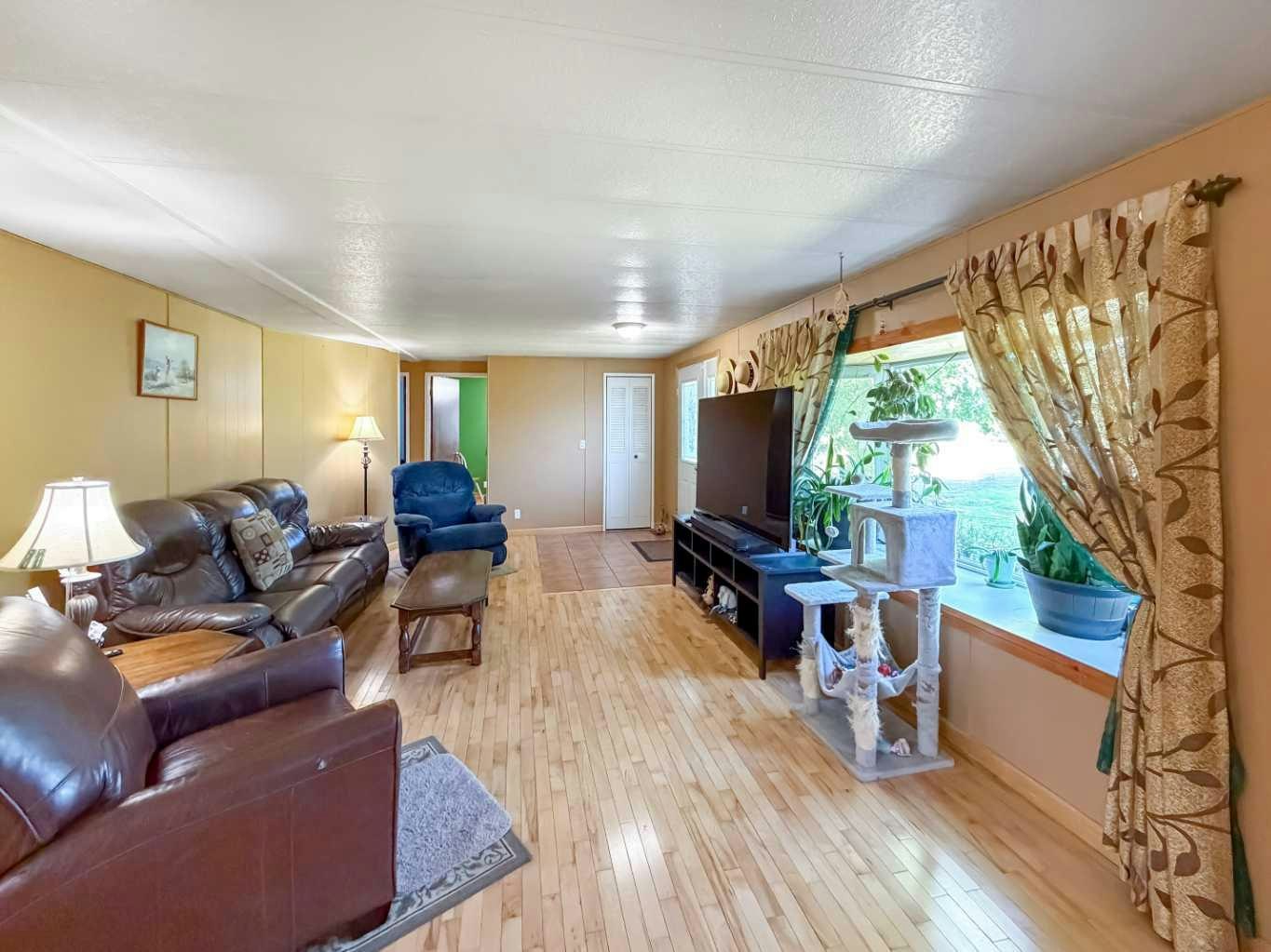 20427 Highway 2 - 5