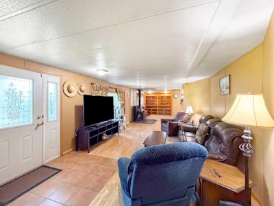 20427 Highway 2 - 4