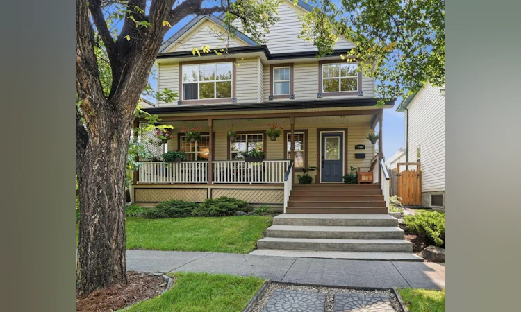 249 Inverness Park SE