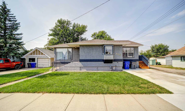 5113 2 Street W