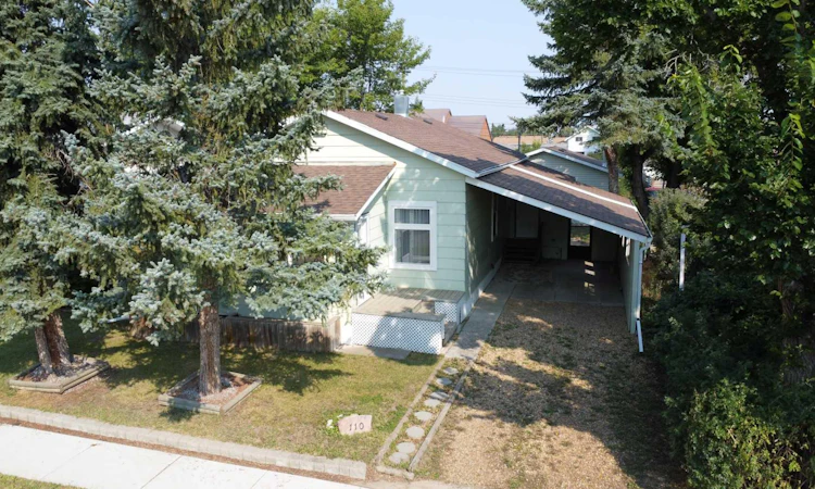 110 5 Avenue W