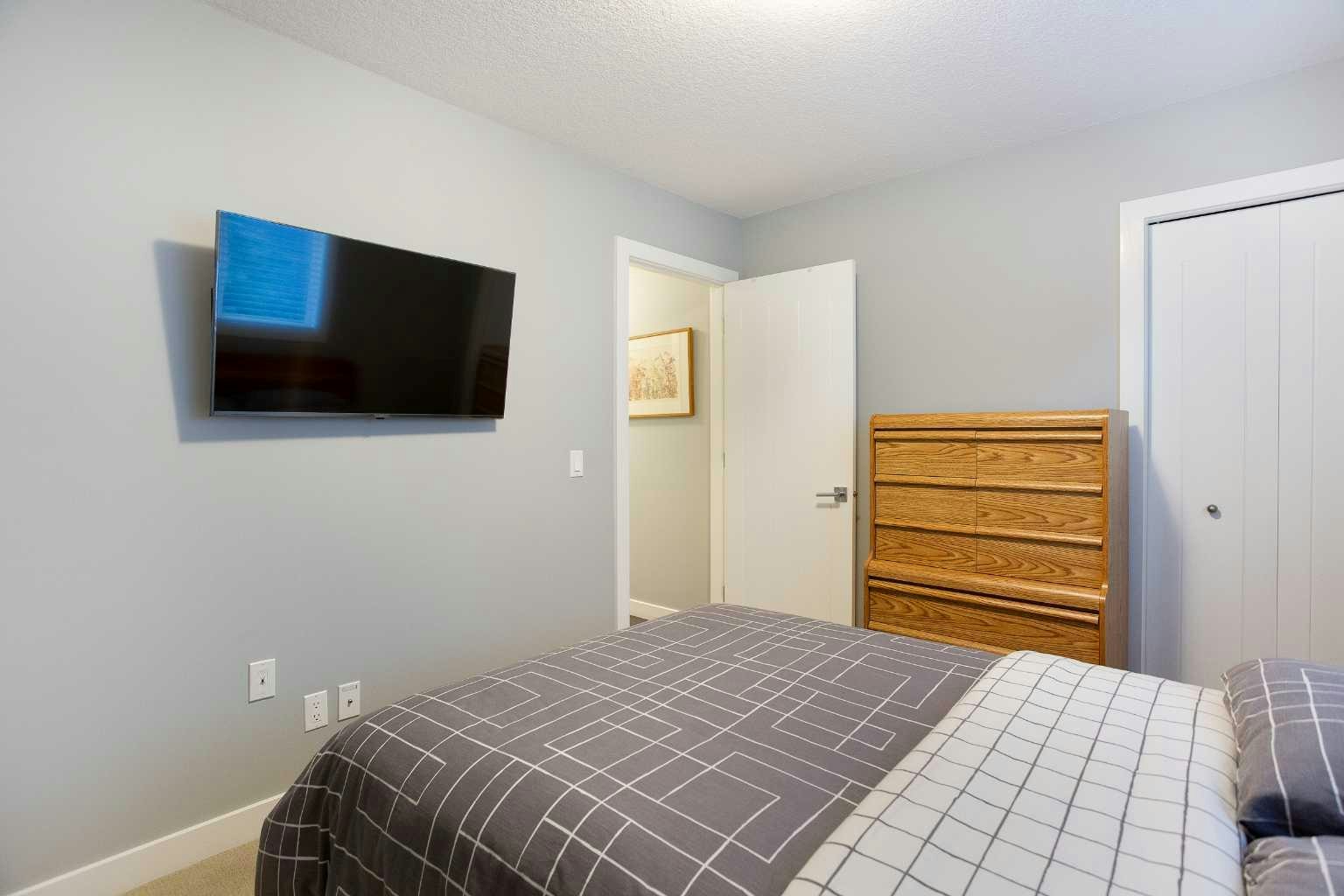 136 Rainbow Falls Glen, Chestermere, AB, T1X 0S5 - 20