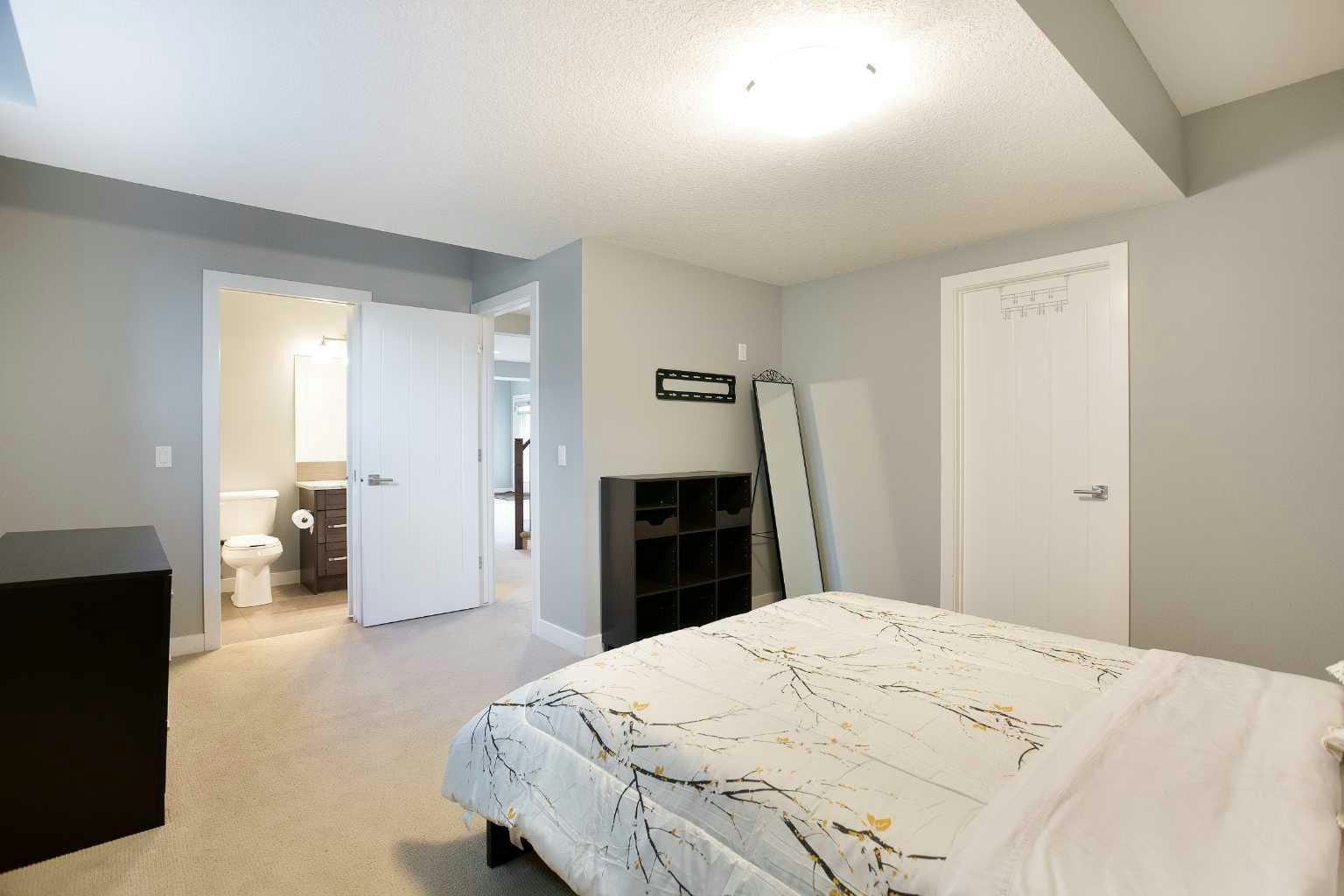 136 Rainbow Falls Glen, Chestermere, AB, T1X 0S5 - 31