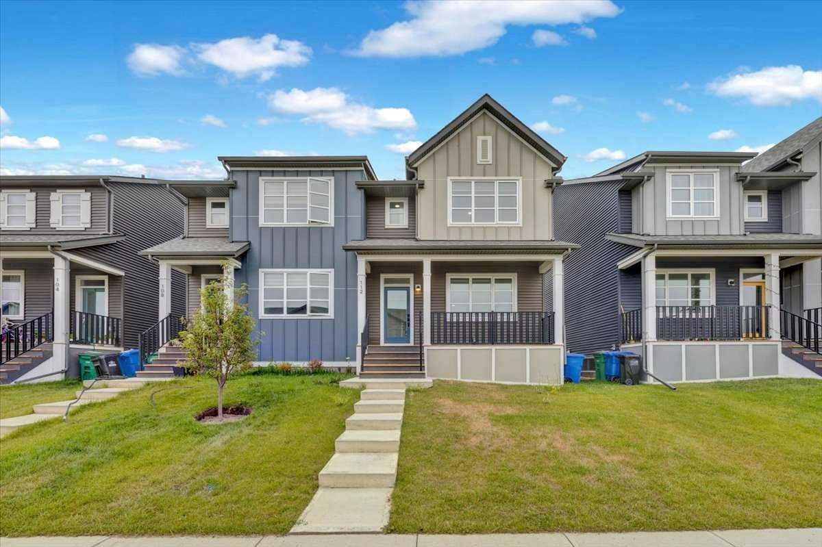 112 Langwell Common SE, Airdrie, AB, T4A 3P4