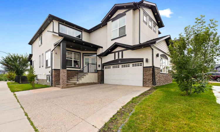 21 Saddlelake Lane NE