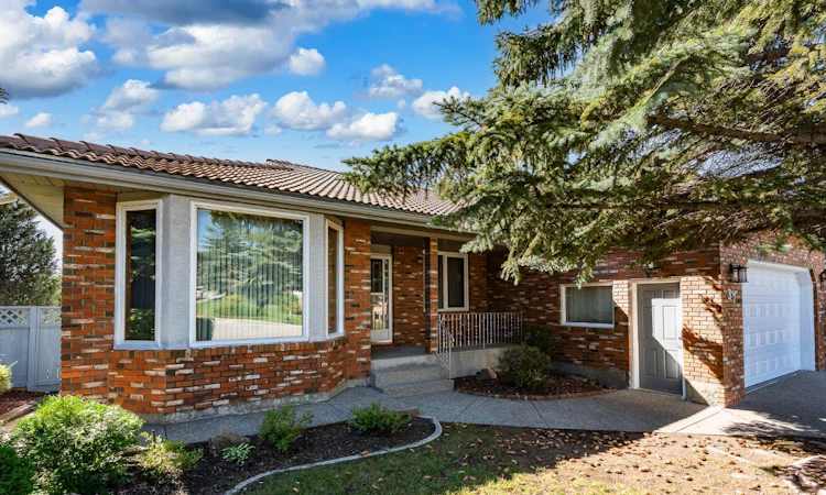 37 Edgeview Road NW