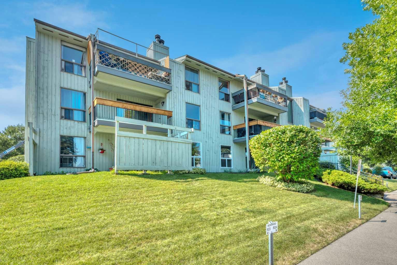 111-10120 Brookpark Boulevard SW, Calgary, AB, T2W 3G3