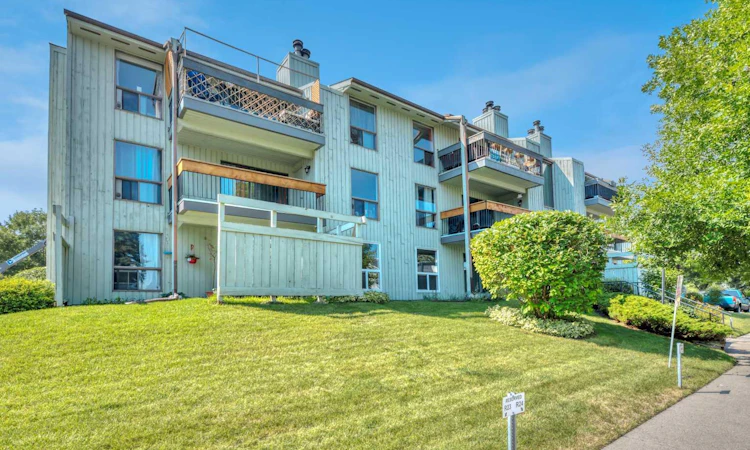 111-10120 Brookpark Boulevard SW