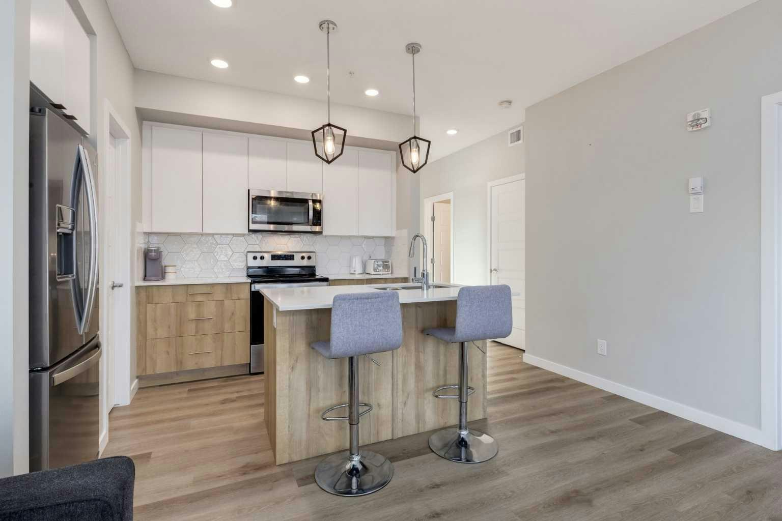201-1605 17st Street SE, Calgary, AB, T2G 2L7 - 2