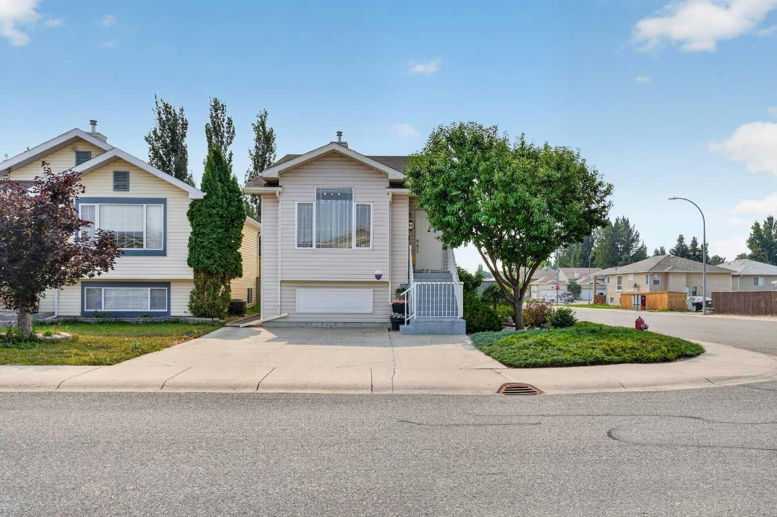 94 Heritage Lane W, Lethbridge, AB, T1K 7S4