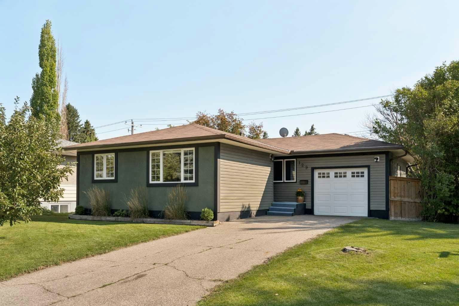 129 Springwood Drive SW, Calgary, AB, T2W 0K8