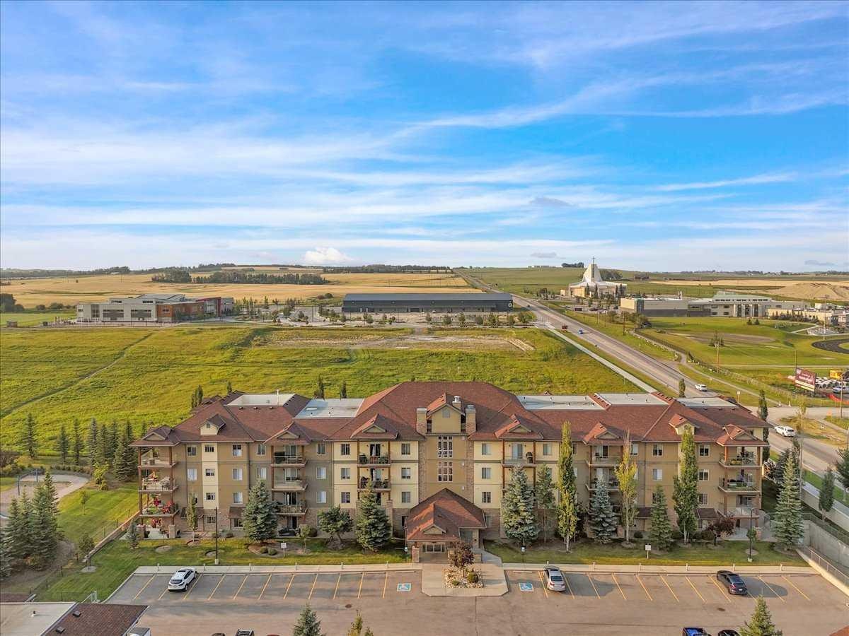 4410-92 Crystal Shores Road, Okotoks, AB, T1S 2N2