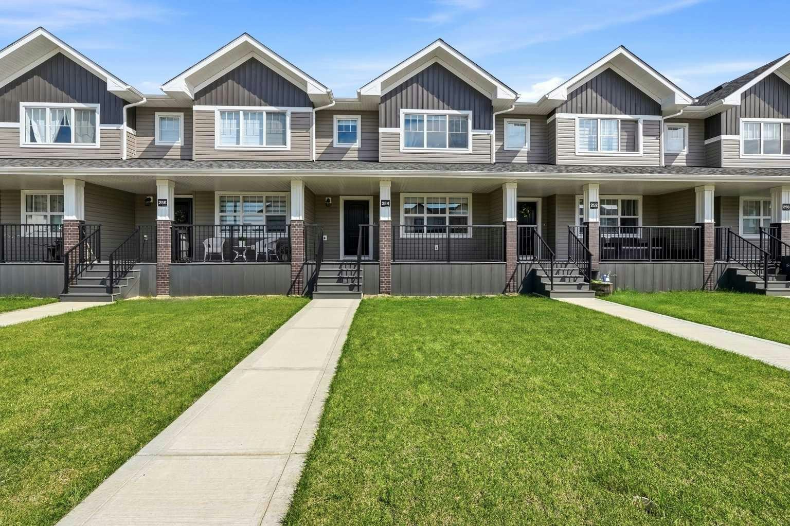 254 Halifax Close, Penhold, AB, T0M 1R0