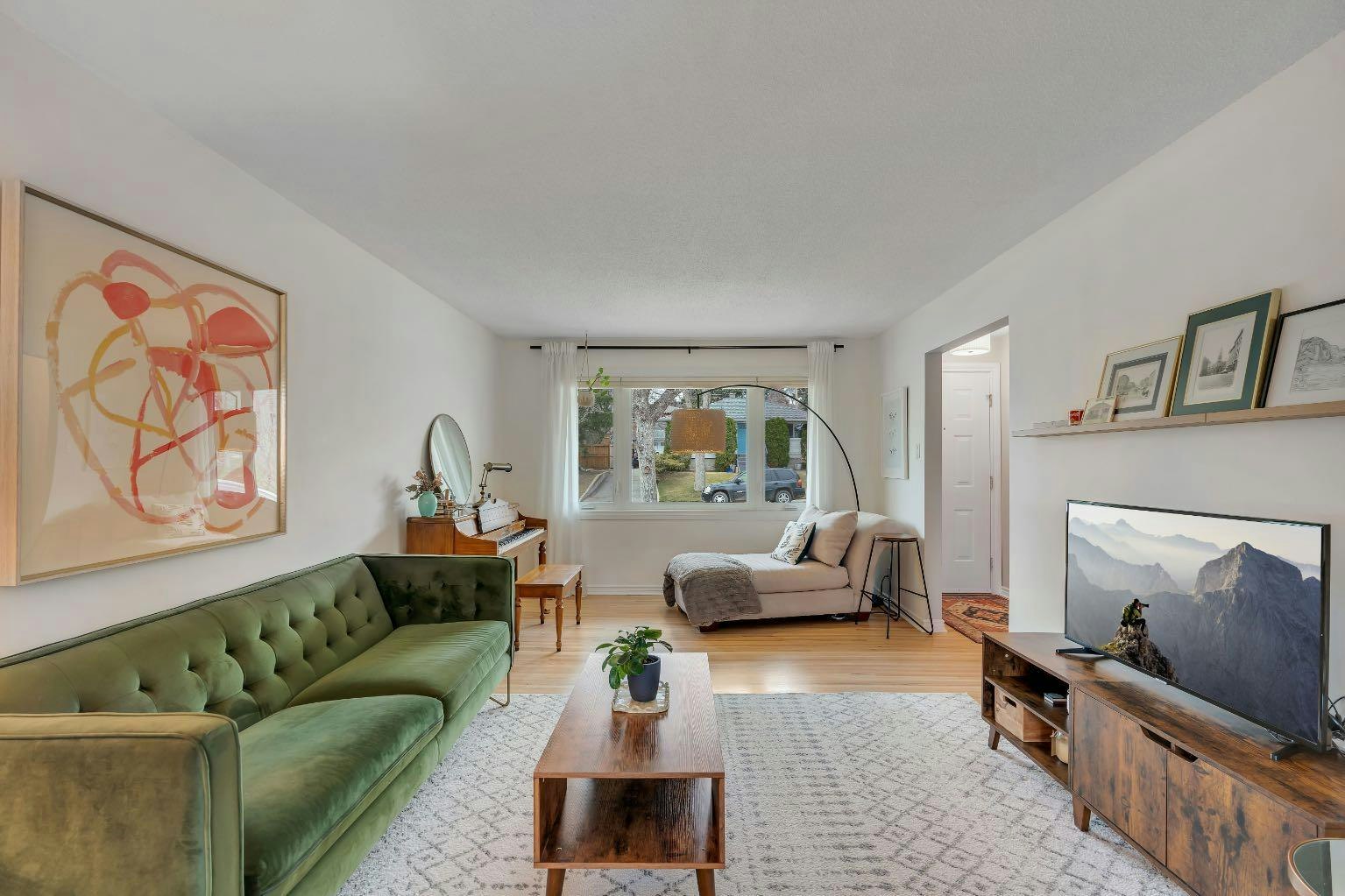 254 Hendon Drive NW, Calgary, AB, T2K 1Z5