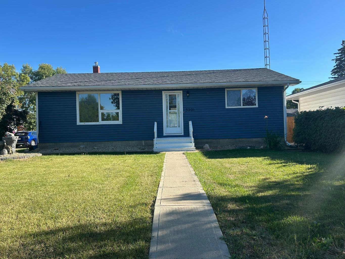 5201 54 Avenue, Camrose, AB, T4V 0Z1