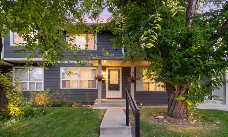 321 Queenston Heights SE