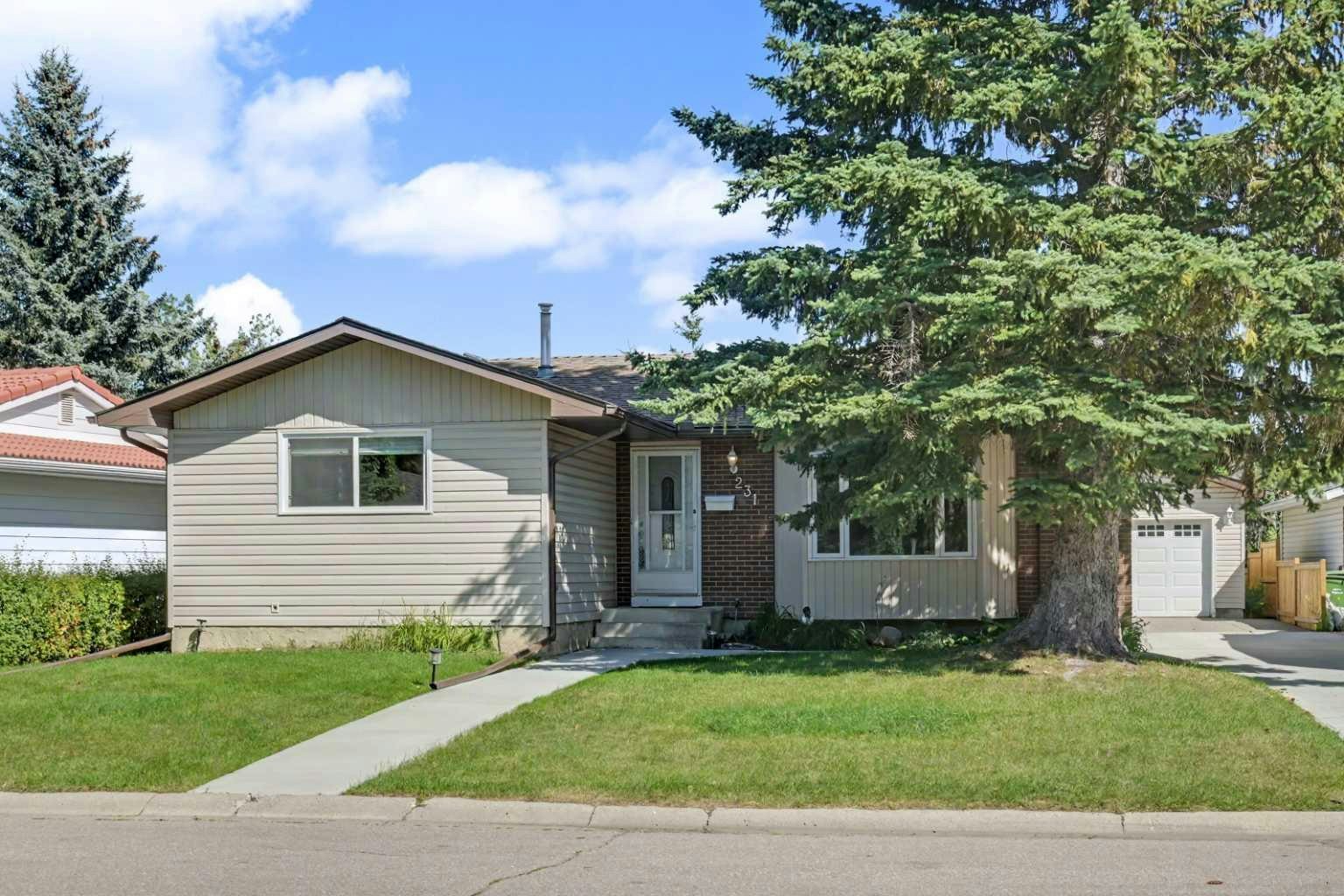 231 Cedarille Green SW, Calgary, AB, T2W 2H3