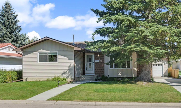 231 Cedarille Green SW