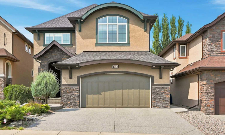 163 Cranarch Circle SE