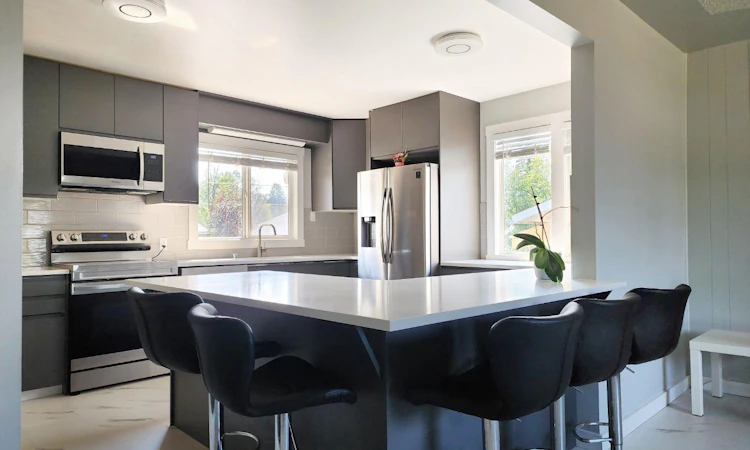 5122 5th Street W