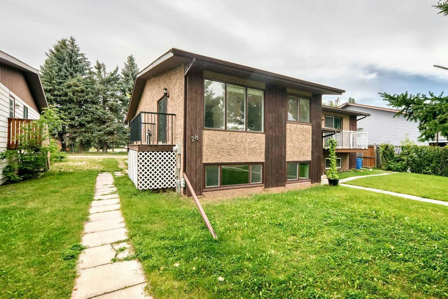 28 Woodland Drive, Lacombe, AB, T4L 1V1