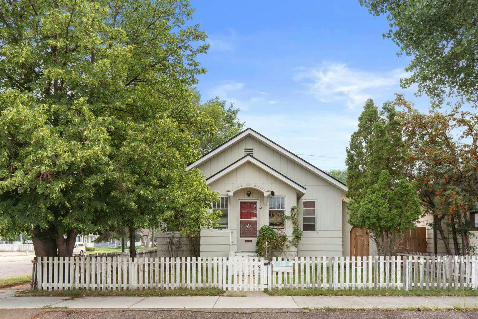 501E Allowance Avenue SE, Medicine Hat, AB, T1A 3G1