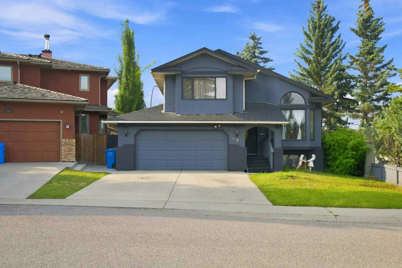 2709 Signal Hill Bay SW, Calgary, AB, T3H 2L5