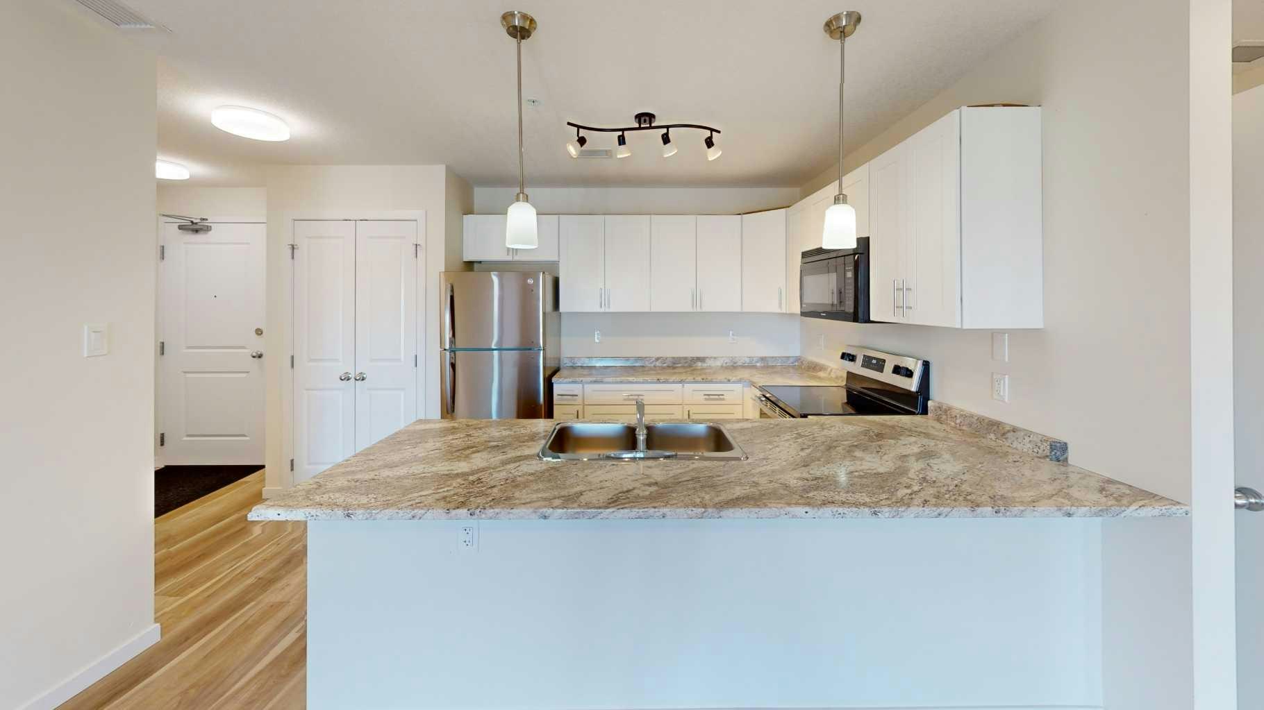 202-10101 101 Avenue, Grande Prairie, AB, T8V 0Y4 - 3