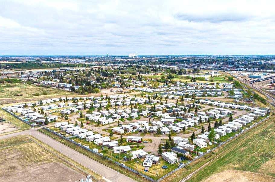 5308 57 Street, Lloydminster City West, AB, T9V 2A3 - 3