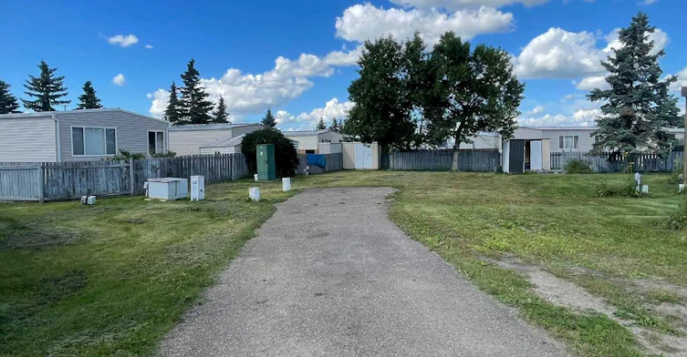 5308 57 Street, Lloydminster City West, AB, T9V 2A3 - 5