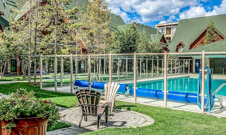 122-140 Kananaskis Way