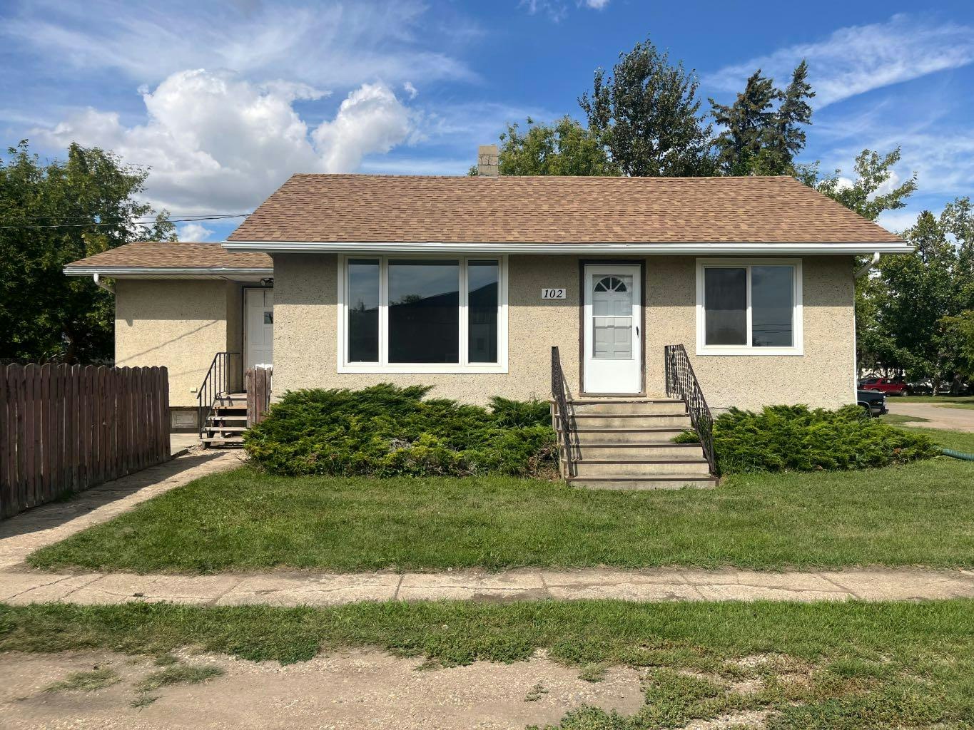 102 3 Street E, Lashburn, SK, S0M 1H0