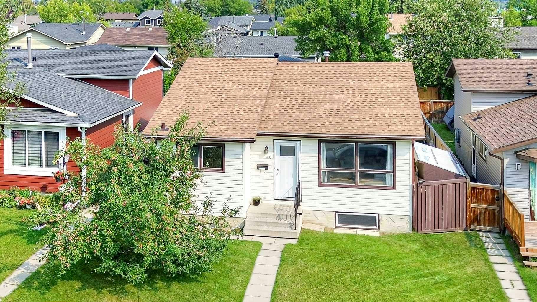 40 River Valley Crescent SE, Calgary, AB, T2C 3J8