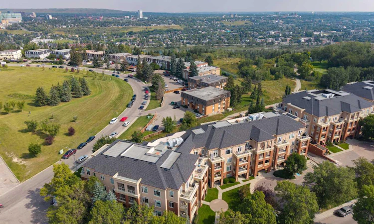 311-2 Hemlock Crescent SW