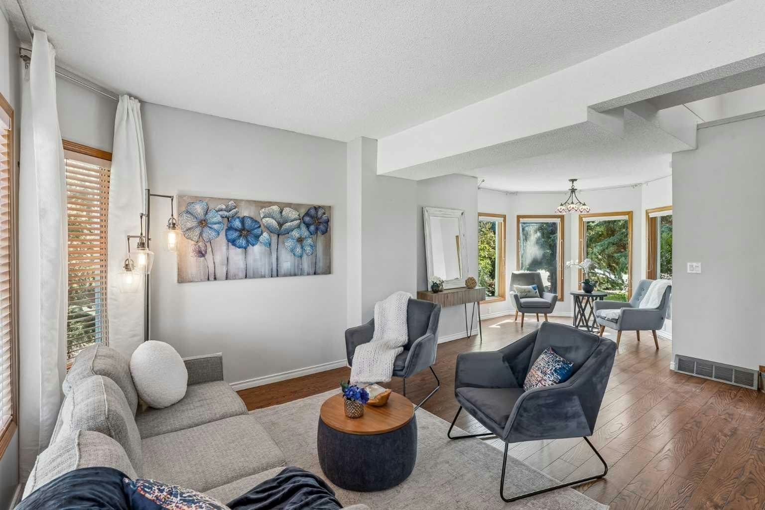 728 Shawnee Drive SW, Calgary, AB, T2Y 1V5