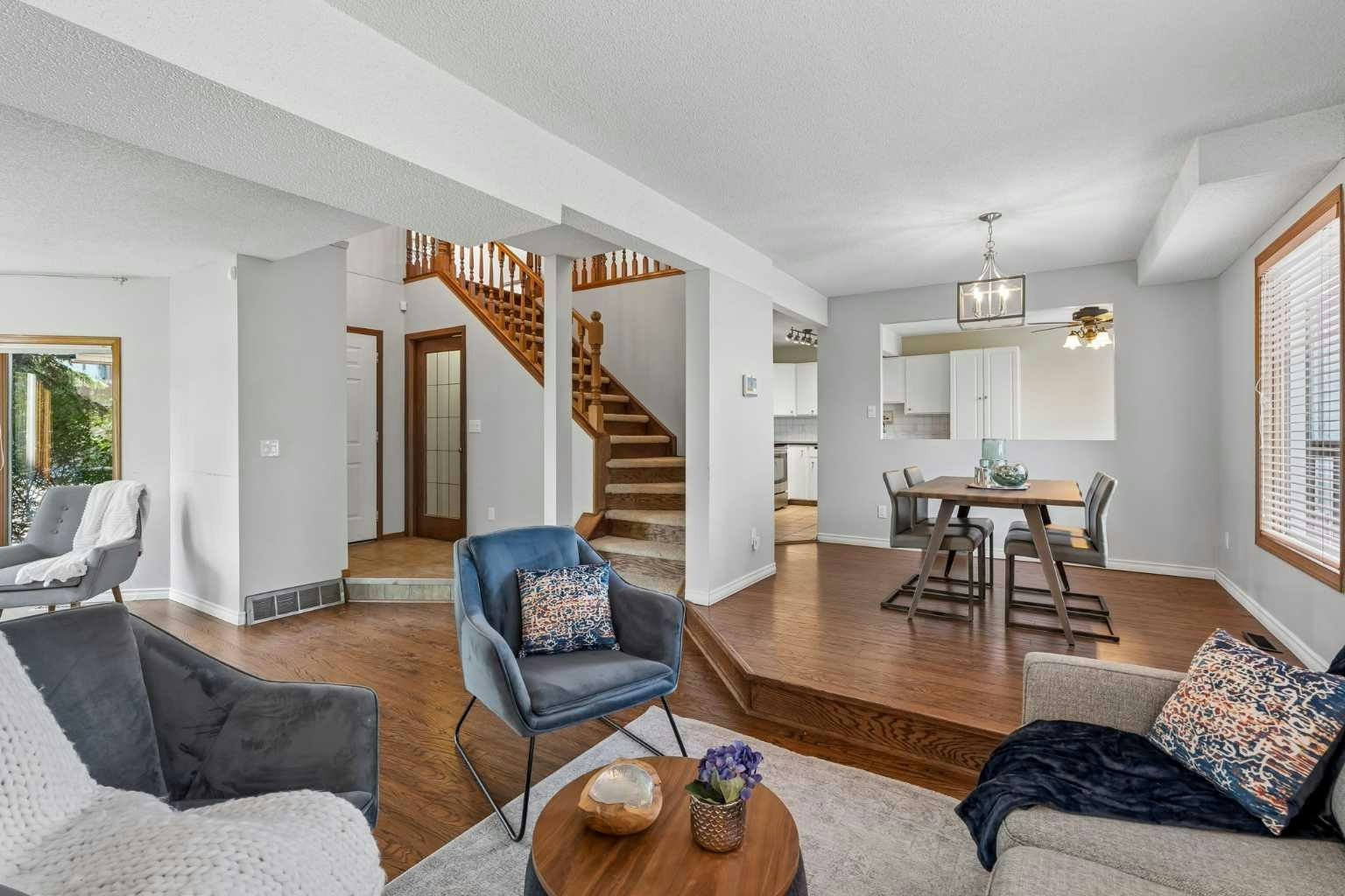 728 Shawnee Drive SW, Calgary, AB, T2Y 1V5