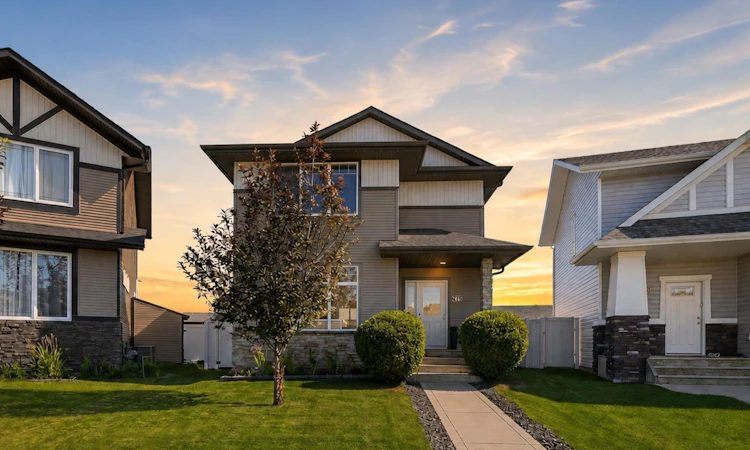 206 Truant Crescent