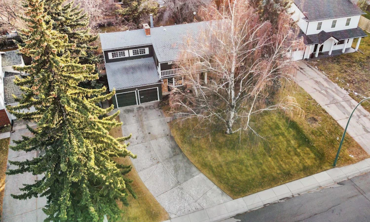 1223 Baldwin Crescent SW