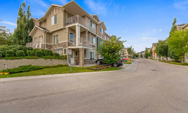1706-250 Sage Valley Road NW