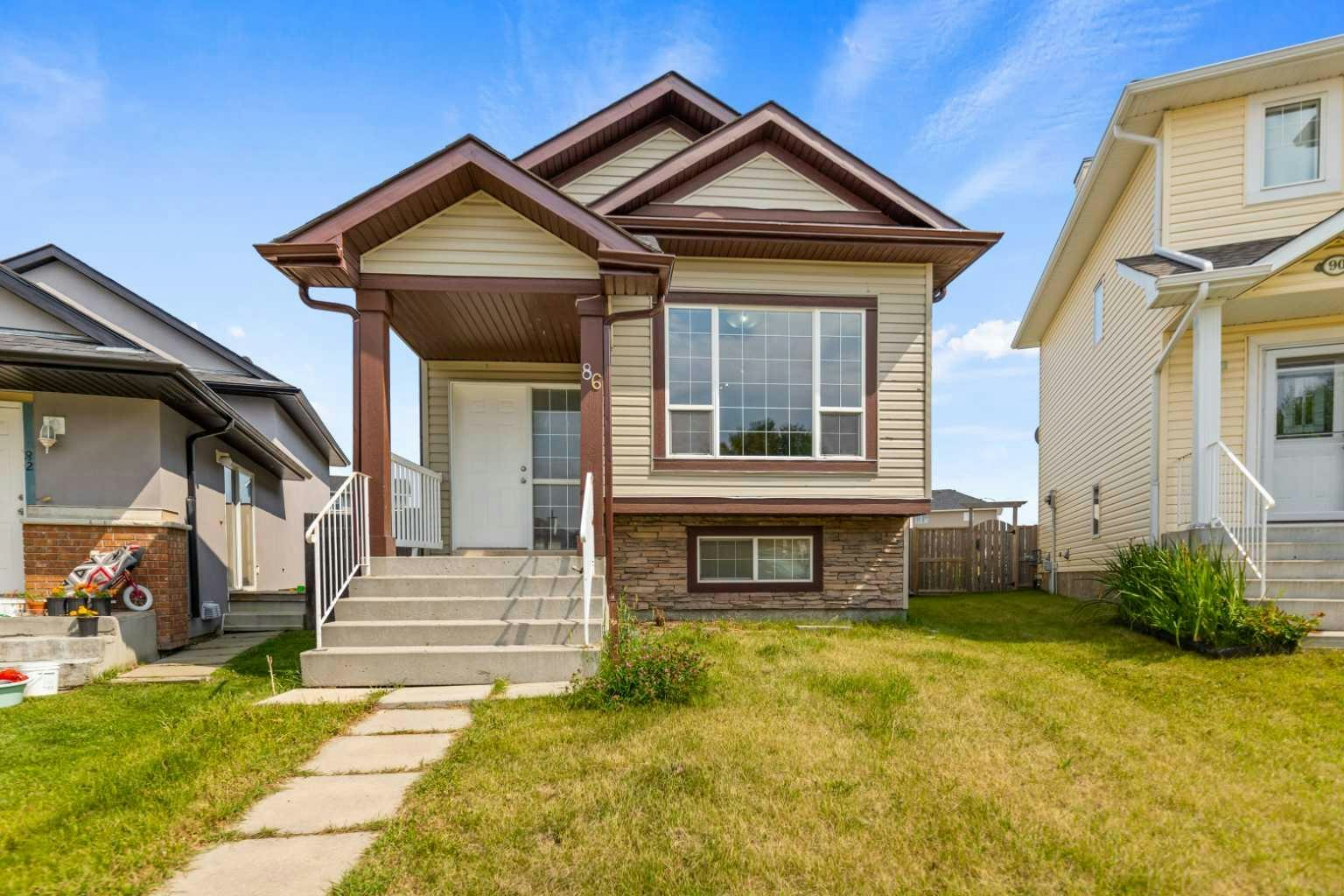 86 Saddlemont Close NE, Calgary, AB, T3J 4V1