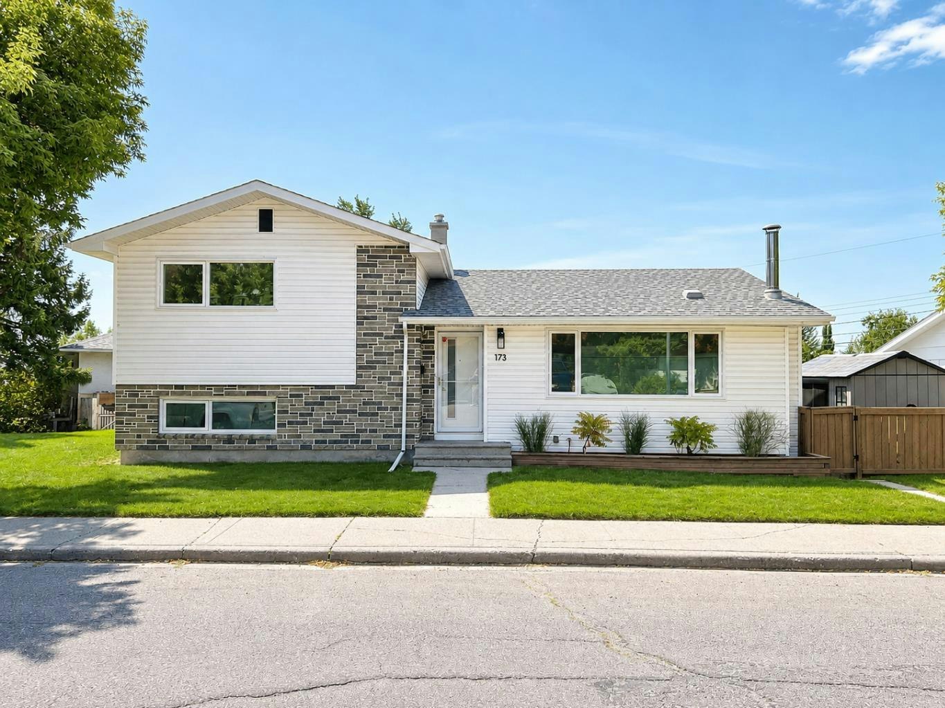173 Cornwallis Drive NW, Calgary, AB, T2K 1V4