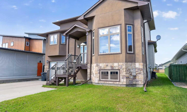 10407 102 Ave