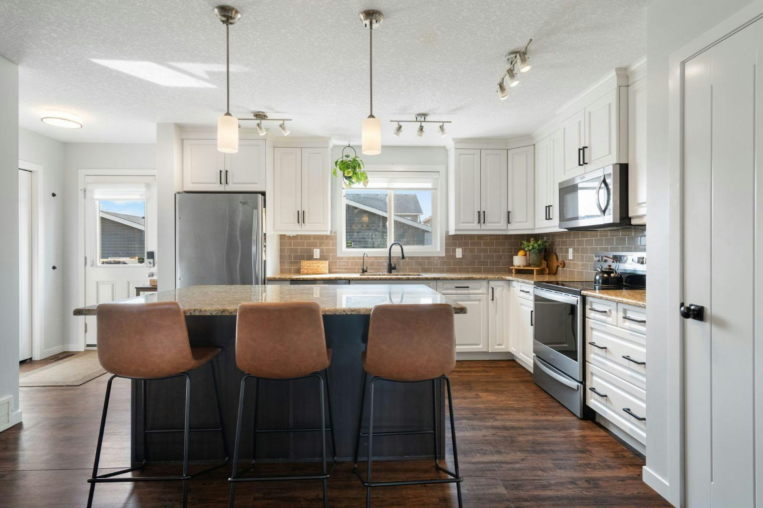5 Fireside Cove, Cochrane, AB, T4C 0X3