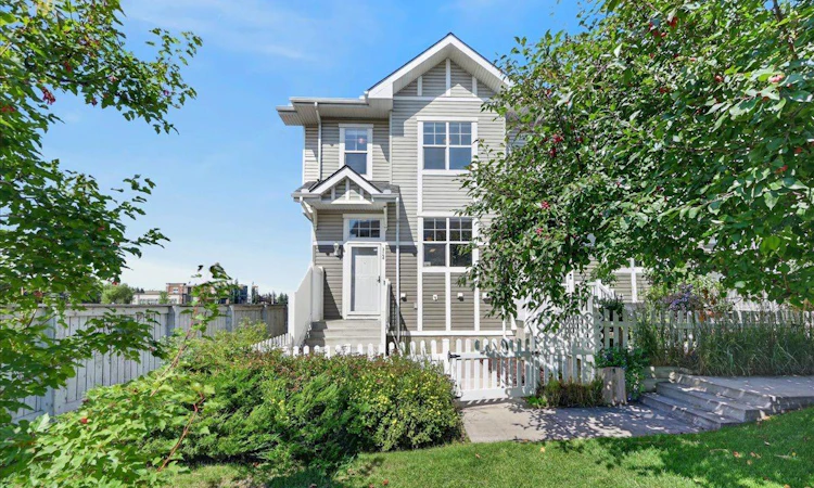 3146 New Brighton Gardens SE